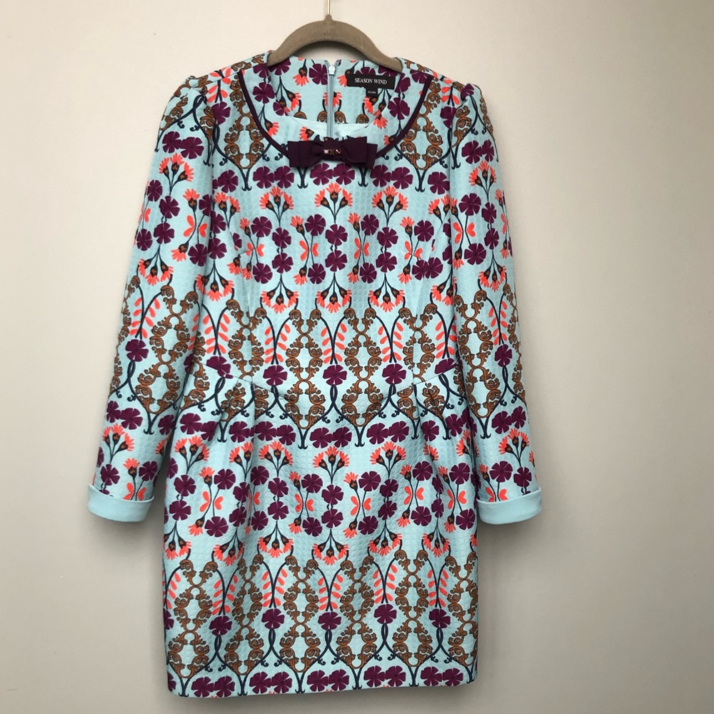 Season Wind Dress Size 8 beautiful Floral